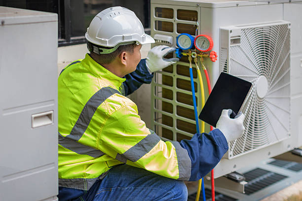 Professional Ductwork Repair technician working in Hammond, WI